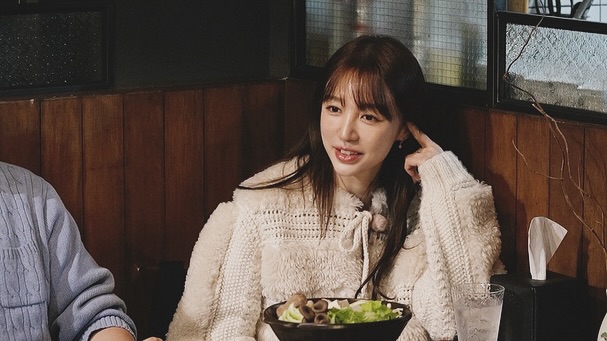 每天進食的時間控制在8小時內，其餘16小時保持空腹。